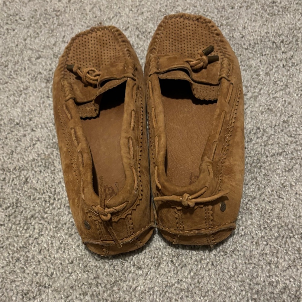 UGG Women's Chestnut Suede Moccasin Loafers Size 6.5 - Picture 2 of 10